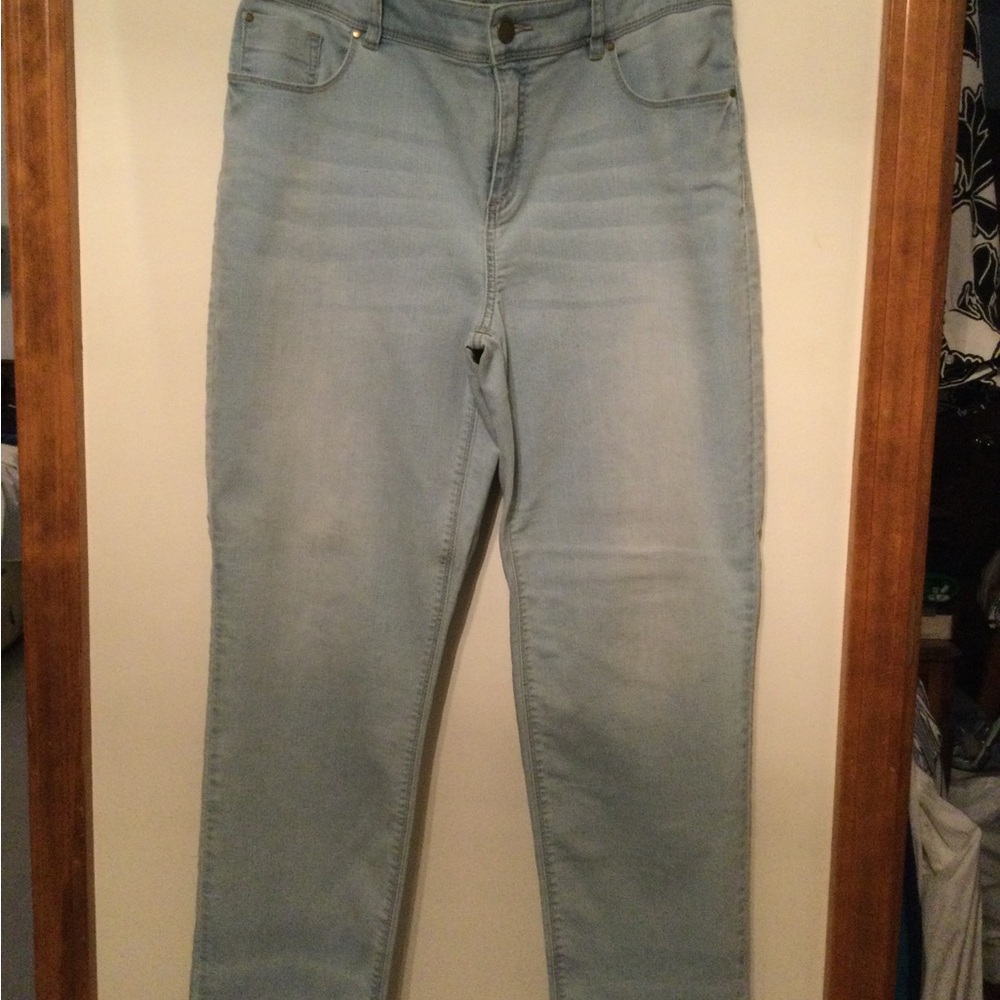 Chicos Platinum Crop Jeans, size 12